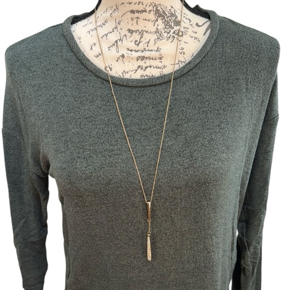Pendant Gold Tone Necklace with Faux Diamonds